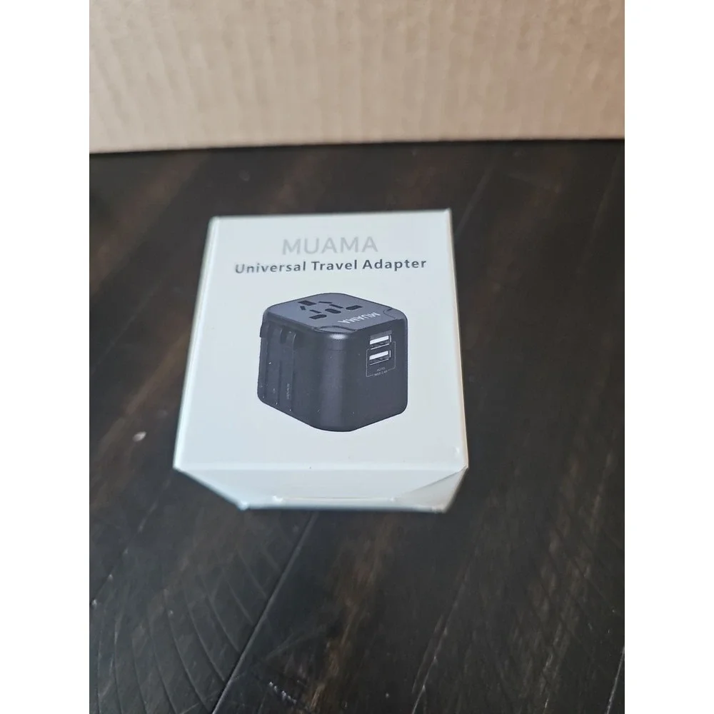 Universal Travel Adapter - Muama ‎ Black New